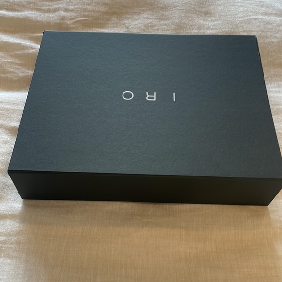 IRO Box w/Magnetic Closure - Picture 4 of 8